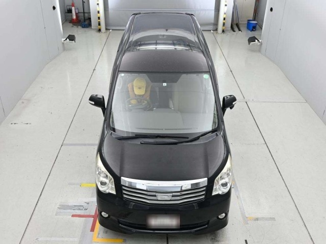 Toyota NOAH 2013 8192842-7