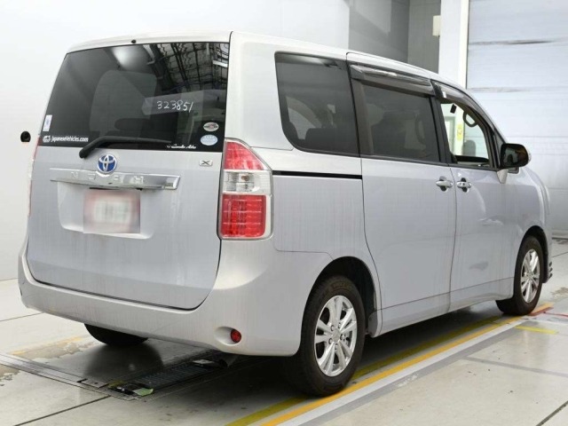 Toyota NOAH 2009 8192843-1