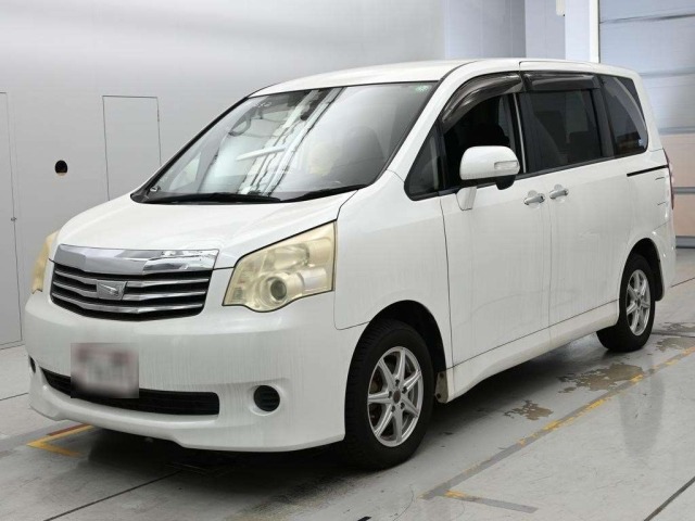 Toyota NOAH 2011 8192846-0