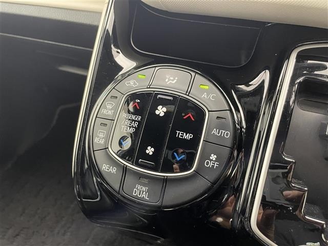 Toyota NOAH 2018 8193048-10