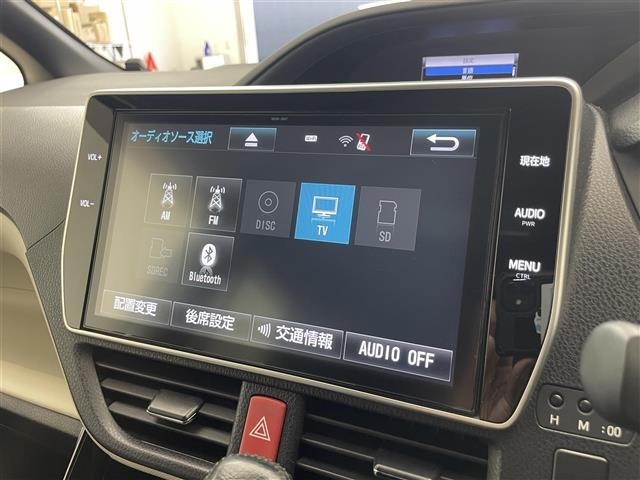 Toyota NOAH 2018 8193048-18