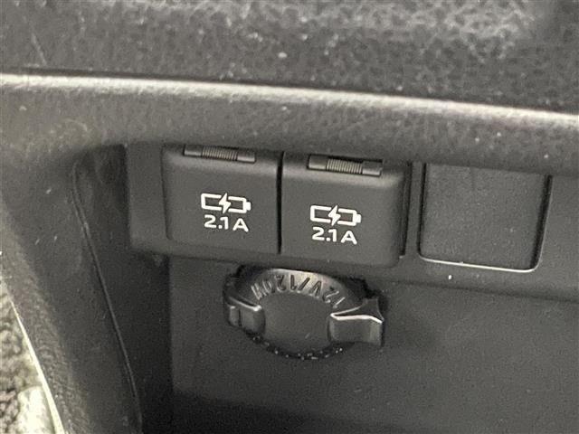 Toyota NOAH 2018 8193048-21