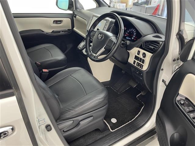 Toyota NOAH 2018 8193048-6