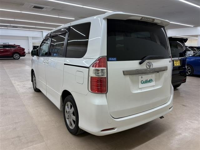 Toyota NOAH 2008 8193175-1