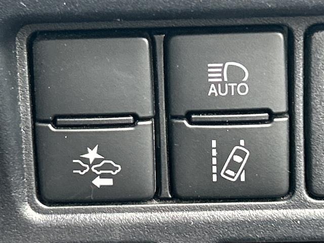 Toyota NOAH 2021 8193186-11