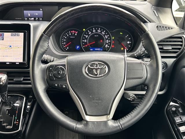 Toyota NOAH 2021 8193186-3