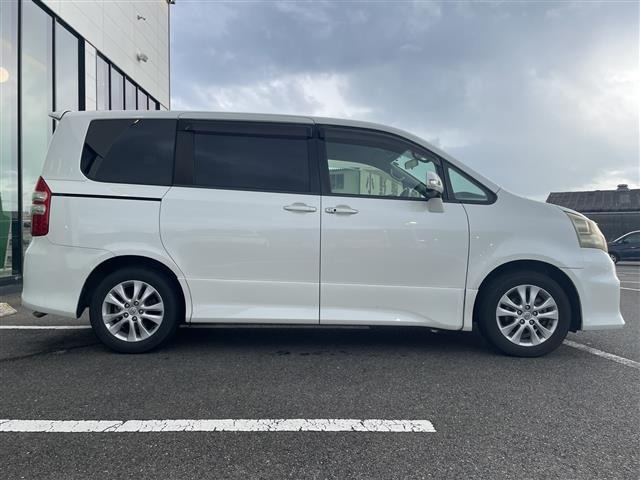 Toyota NOAH 2010 8193187-17