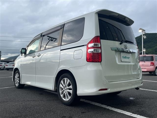 Toyota NOAH 2010 8193187-7