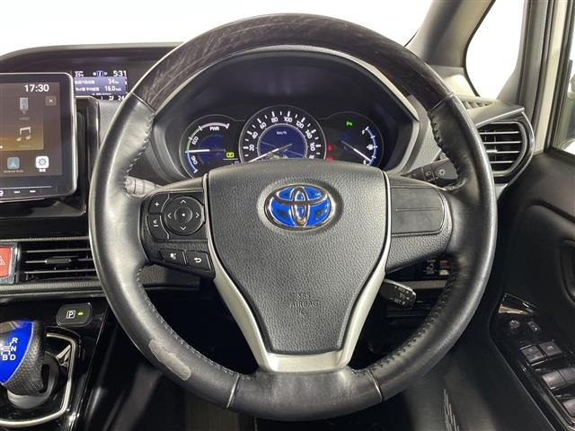 Toyota NOAH 2021 8193190-1