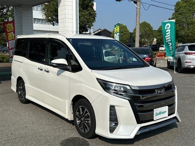 Toyota NOAH 2018 8193197-0