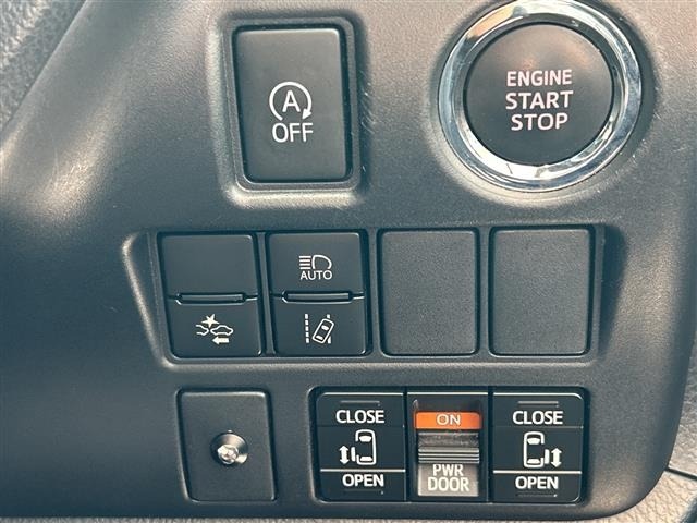 Toyota NOAH 2018 8193197-3