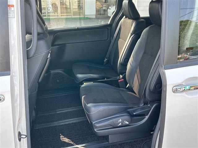 Toyota NOAH 2018 8193197-6