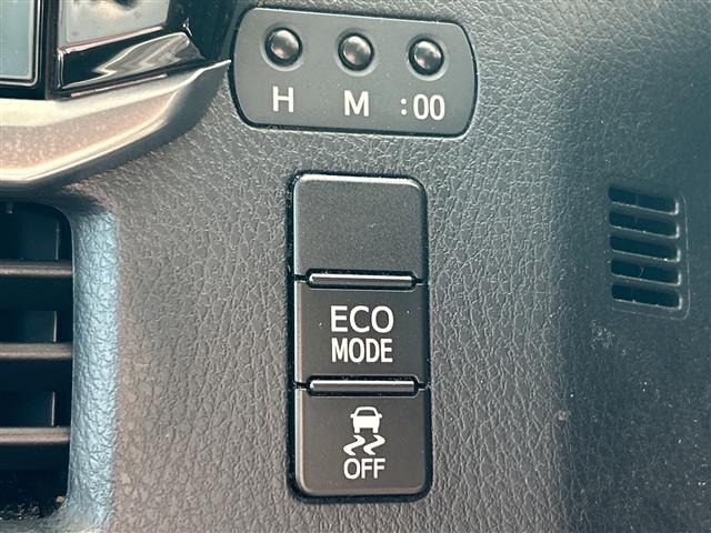 Toyota NOAH 2018 8193197-9