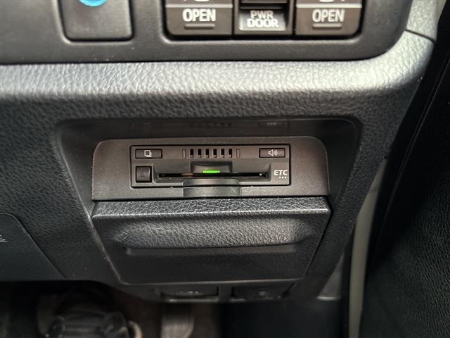 Toyota NOAH 2018 8193198-1