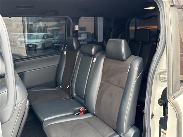 Toyota NOAH 2018 8193198-12