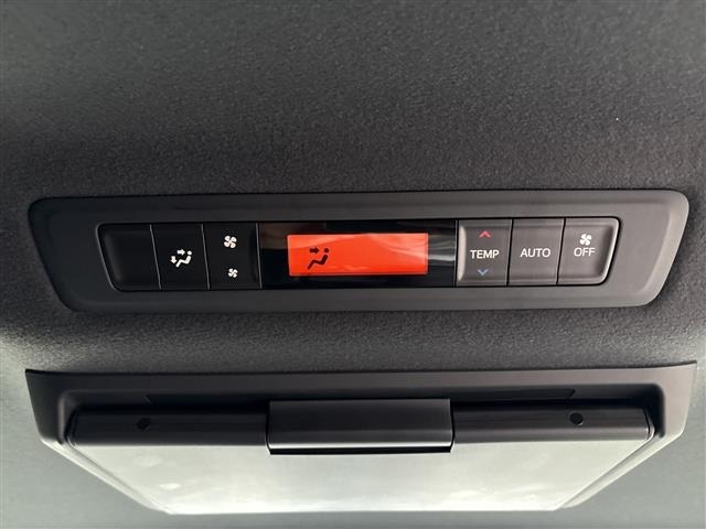 Toyota NOAH 2018 8193198-19