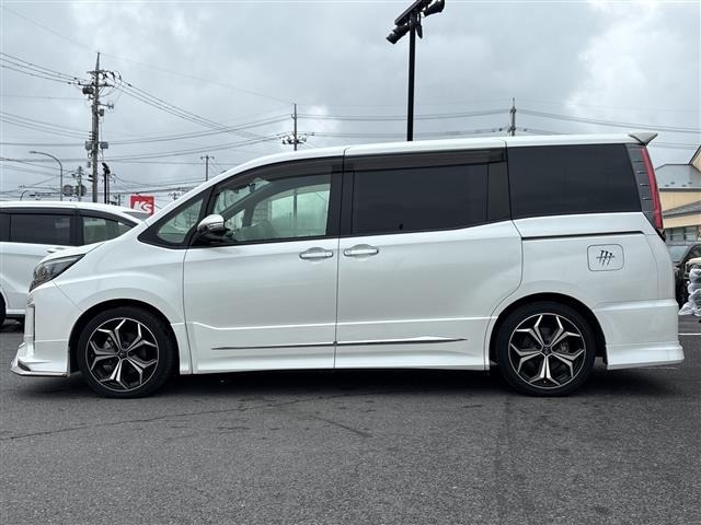 Toyota NOAH 2018 8193198-2