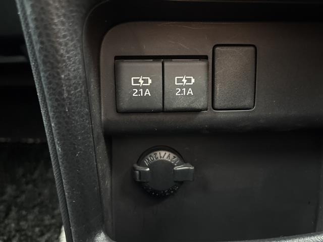 Toyota NOAH 2018 8193198-21