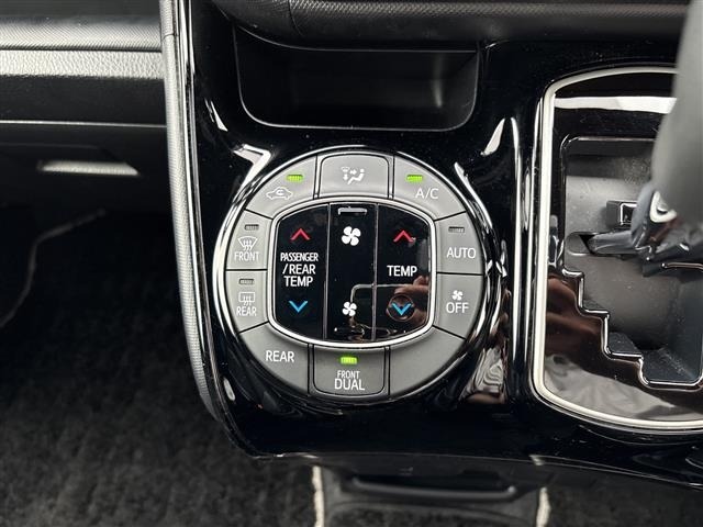 Toyota NOAH 2018 8193198-3