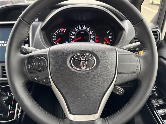 Toyota NOAH 2018 8193198-8