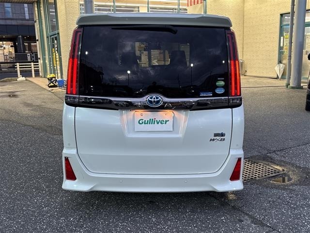 Toyota NOAH 2020 8193202-21
