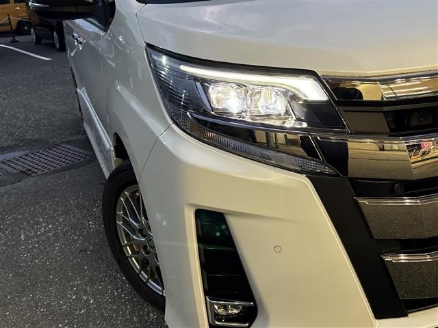 Toyota NOAH 2020 8193202-5