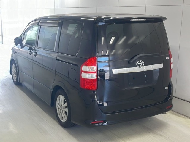 Toyota NOAH 2010 8193206-1