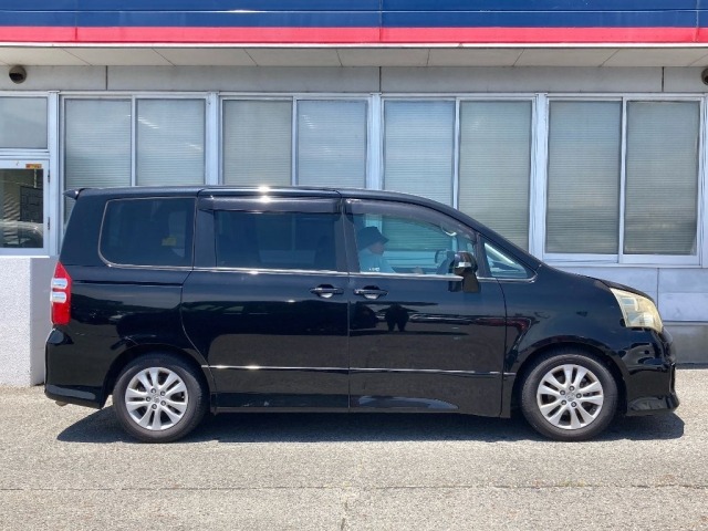 Toyota NOAH 2010 8193206-3