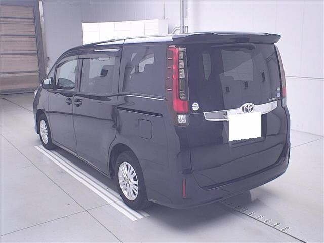 Toyota NOAH 2016 8193255-1