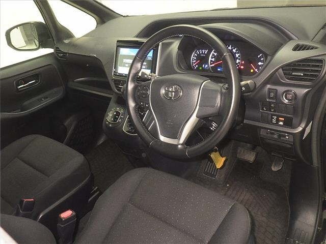 Toyota NOAH 2016 8193255-3