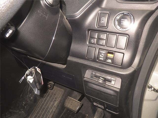Toyota NOAH 2021 8193258-8