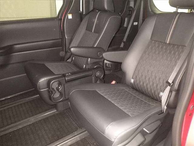 Toyota NOAH 2023 8193259-7