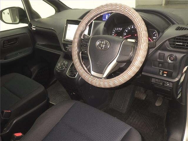 Toyota NOAH 2015 8193260-3