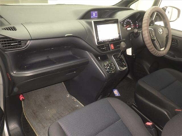 Toyota NOAH 2015 8193260-4