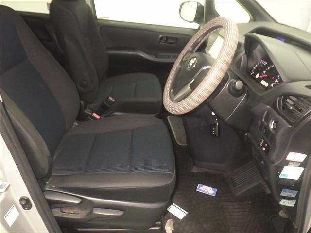 Toyota NOAH 2015 8193260-5