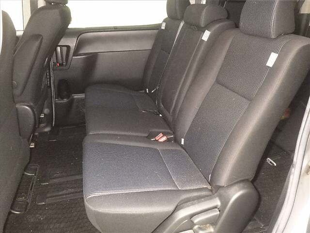 Toyota NOAH 2015 8193260-7