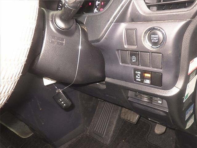 Toyota NOAH 2015 8193260-8