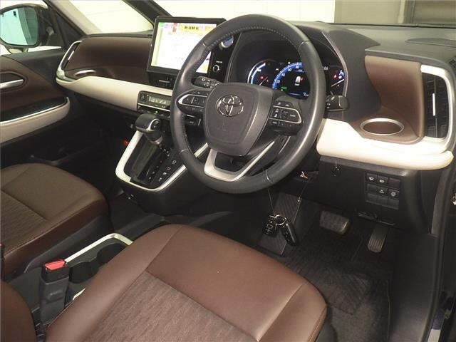 Toyota NOAH 2022 8193265-3