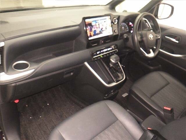 Toyota NOAH 2022 8193268-4