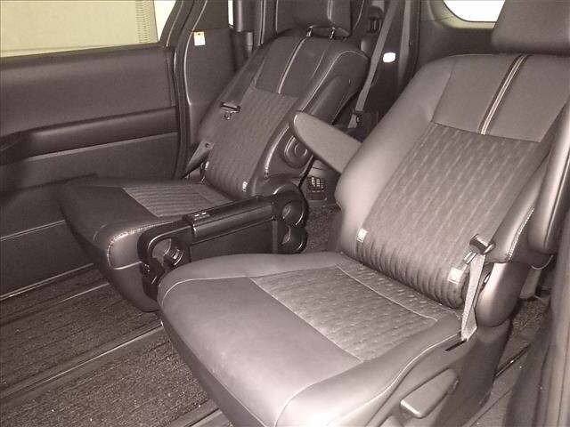 Toyota NOAH 2022 8193268-7