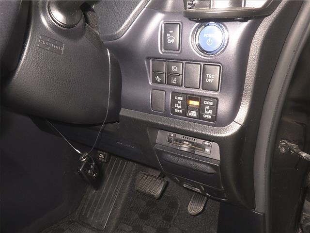 Toyota NOAH 2016 8193269-8