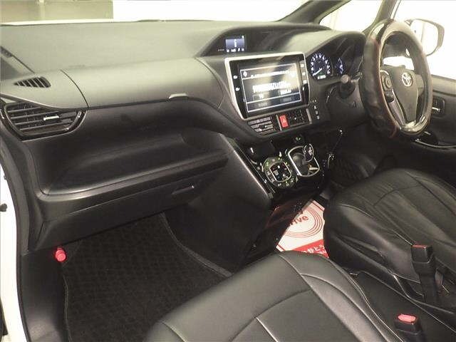 Toyota NOAH 2017 8193270-4