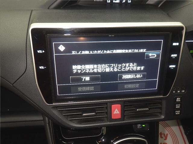 Toyota NOAH 2017 8193270-6