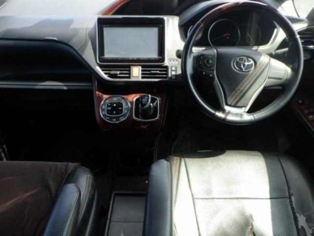 Toyota NOAH 2016 8193278-3