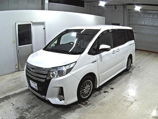 Toyota NOAH 2016 8193278-4