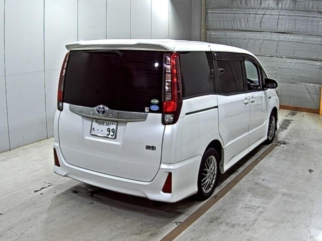 Toyota NOAH 2016 8193278-5