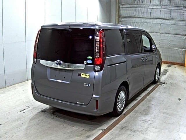 Toyota NOAH 2015 8193283-5