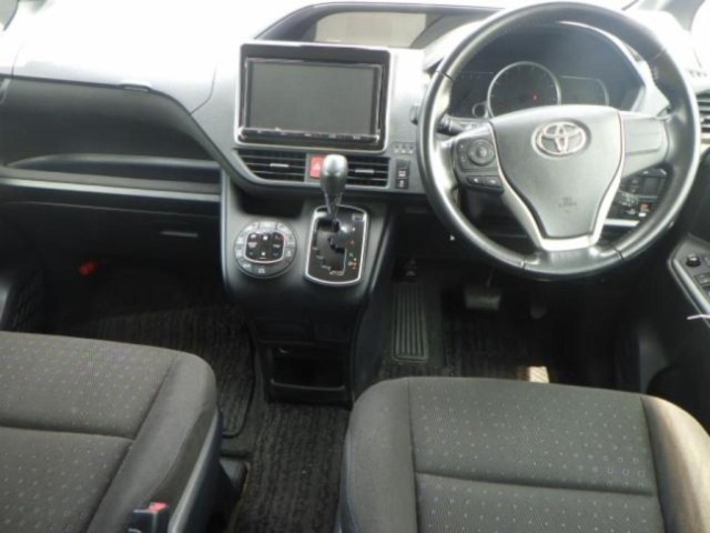 Toyota NOAH 2017 8193290-3