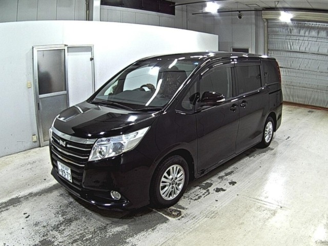 Toyota NOAH 2017 8193290-4