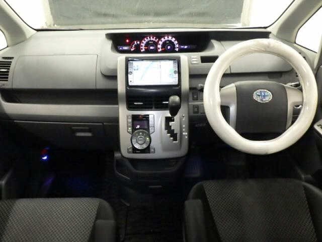 Toyota NOAH 2009 8193291-3